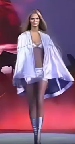 维多利亚的秘密1999时装秀图片