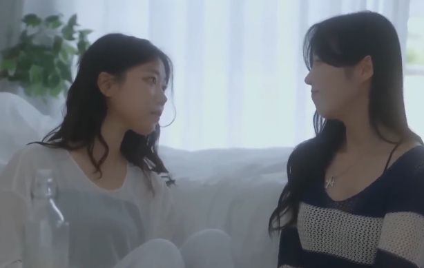 红色耳语图片 红色耳语图片